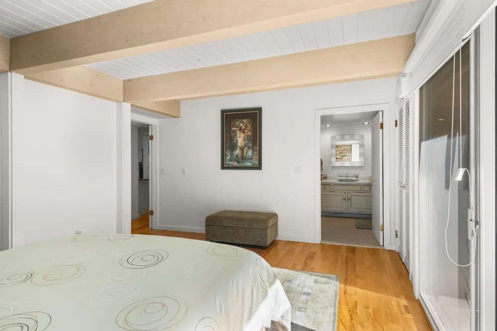 7200 Peninsula Drive Peninsula Township, MI 49686