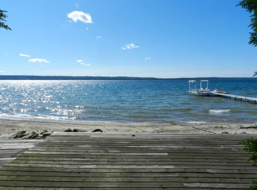 7200 Peninsula Drive Peninsula Township, MI 49686