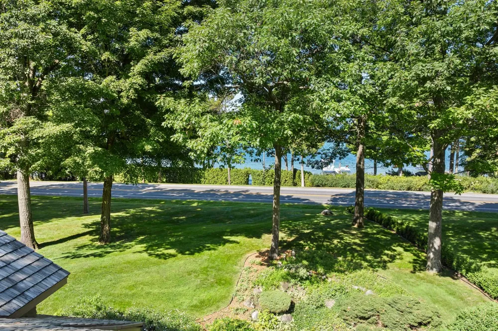 7200 Peninsula Drive Peninsula Township, MI 49686