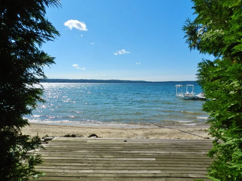 7200 Peninsula Drive Peninsula Township, MI 49686