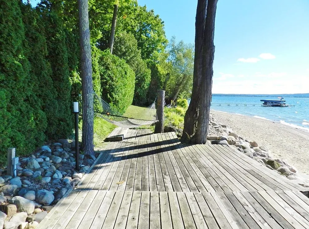 7200 Peninsula Drive Peninsula Township, MI 49686