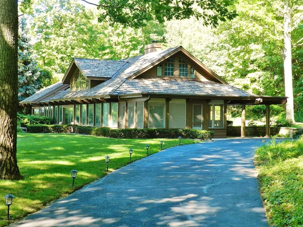 7200 Peninsula Drive Peninsula Township, MI 49686