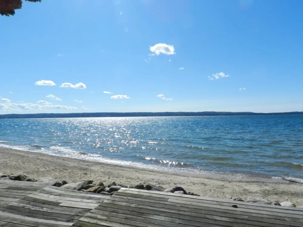 7200 Peninsula Drive Peninsula Township, MI 49686