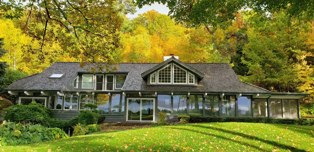 7200 Peninsula Drive Peninsula Township, MI 49686
