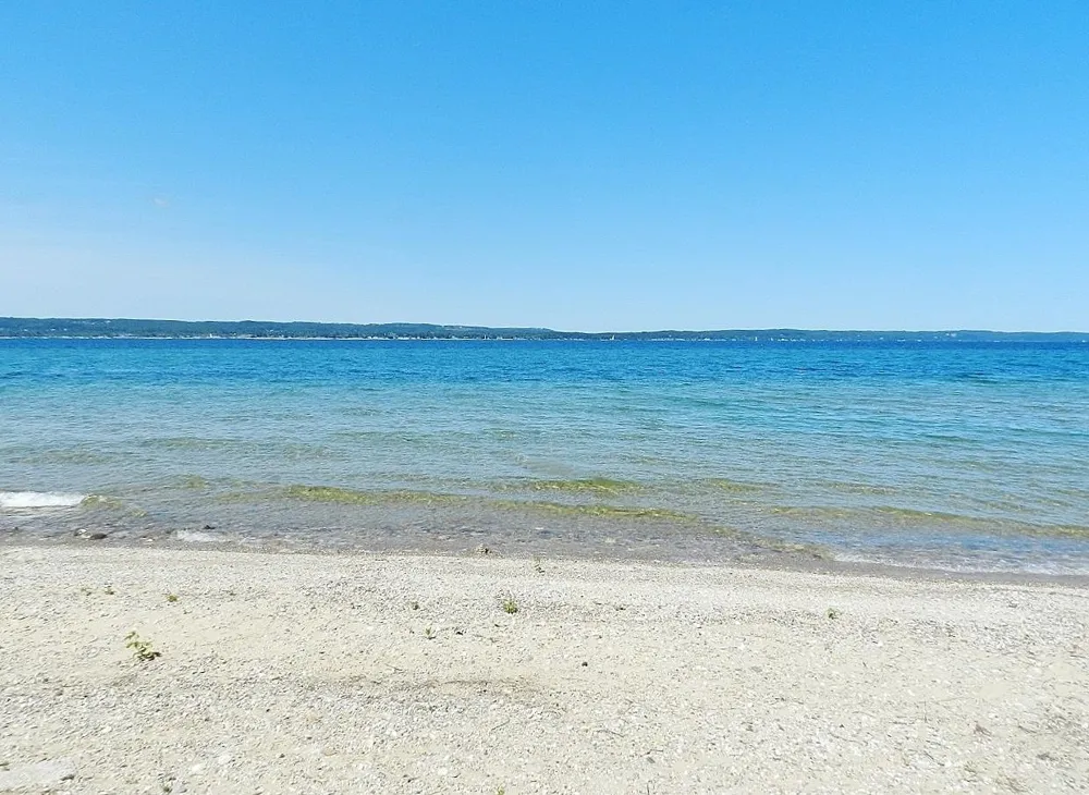 7200 Peninsula Drive Peninsula Township, MI 49686