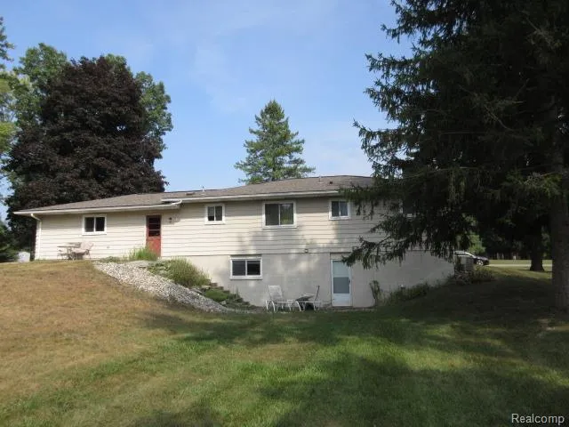 319 Sherman Court Ortonville Village, MI 48462