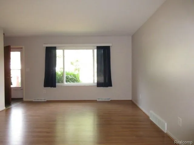 319 Sherman Court Ortonville Village, MI 48462