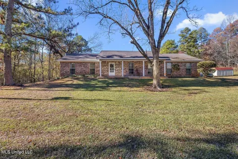 1085 Thomas Drive