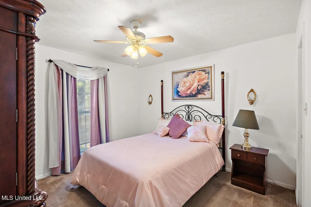 1085 Thomas Drive Raymond, MS 39154