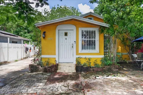 1925 NW 85th St