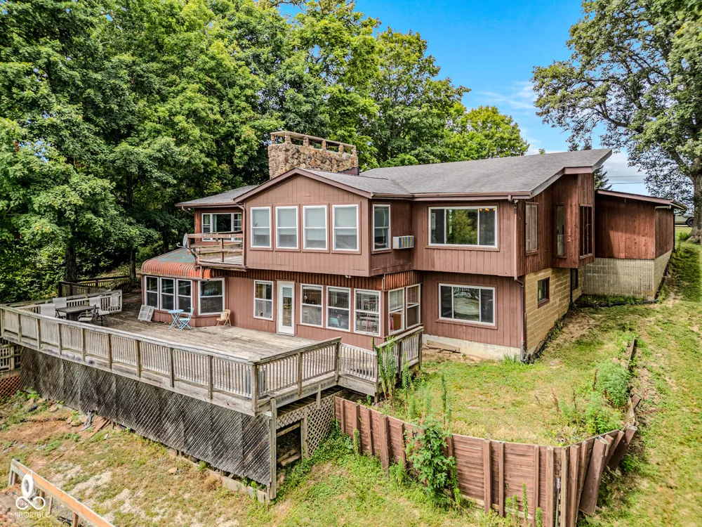 16451 E Lake Shore Drive Hope, IN 47246