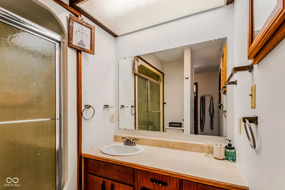 16451 E Lake Shore Drive Hope, IN 47246