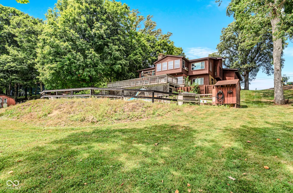 16451 E Lake Shore Drive Hope, IN 47246