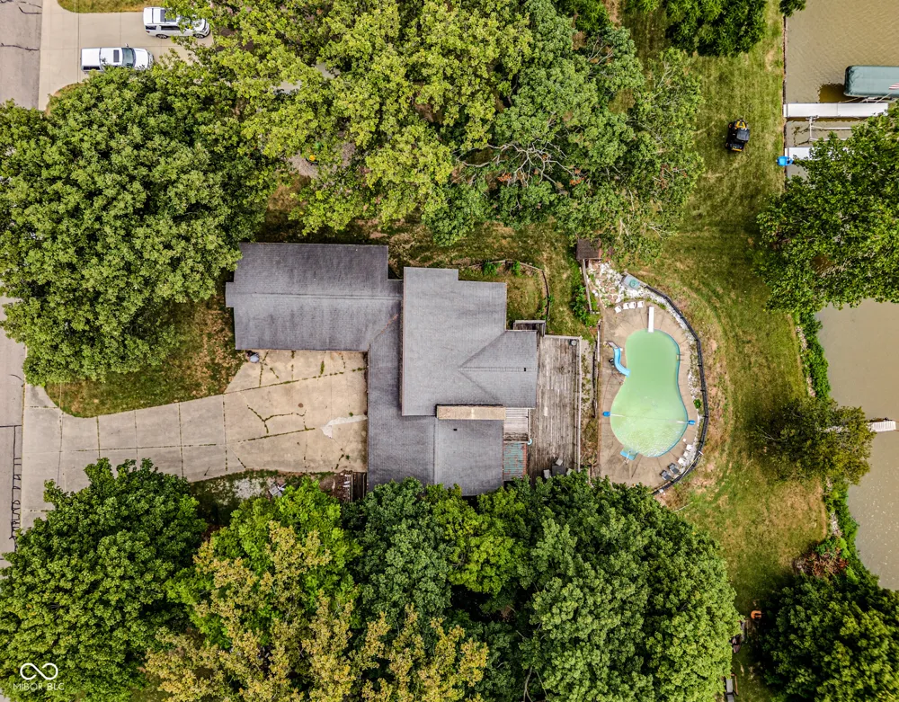 16451 E Lake Shore Drive Hope, IN 47246