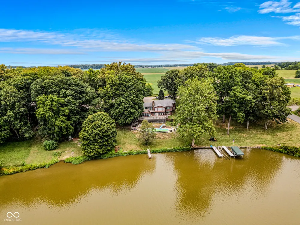 16451 E Lake Shore Drive Hope, IN 47246