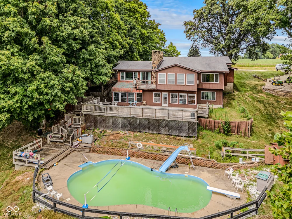 16451 E Lake Shore Drive Hope, IN 47246