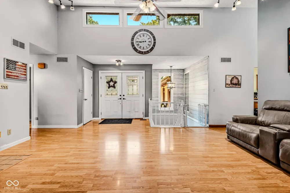 16451 E Lake Shore Drive Hope, IN 47246