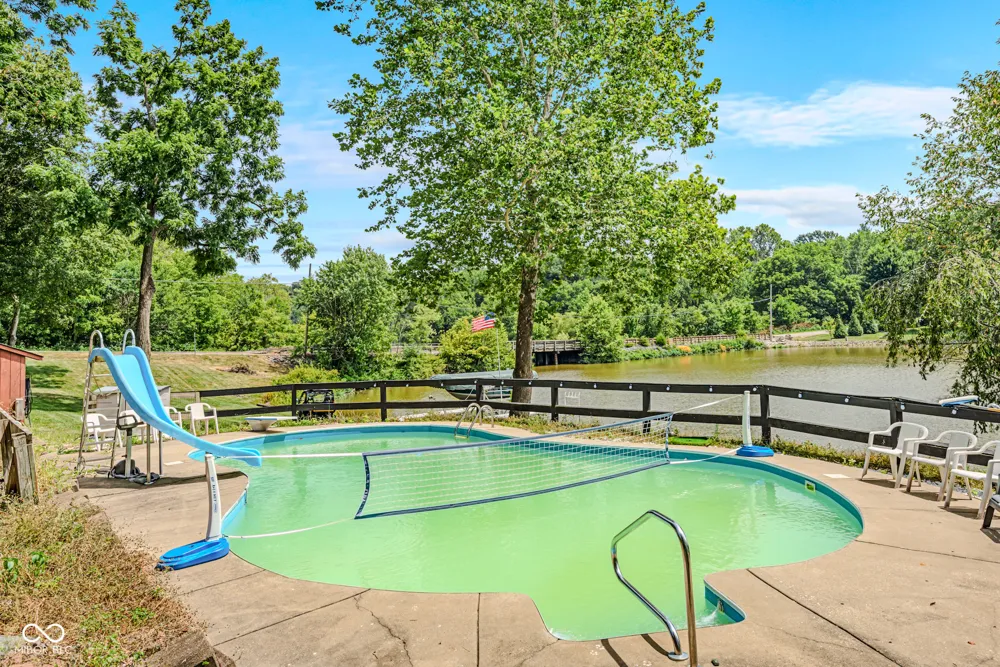 16451 E Lake Shore Drive Hope, IN 47246