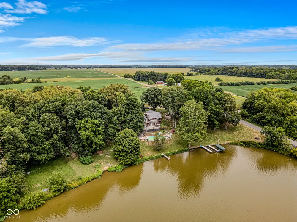 16451 E Lake Shore Drive Hope, IN 47246