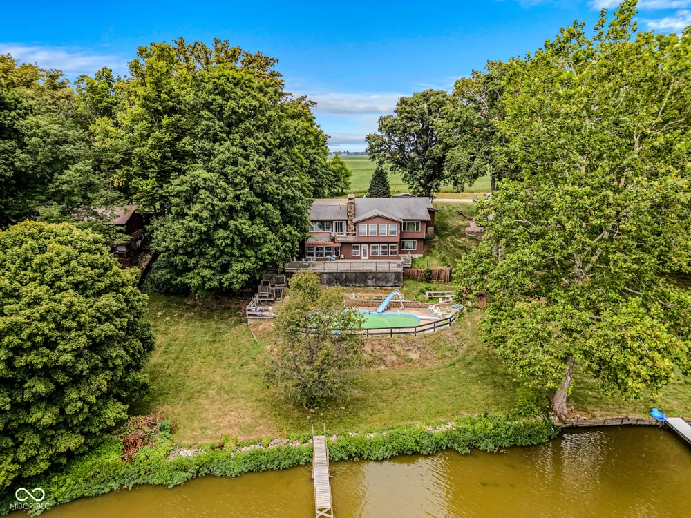 16451 E Lake Shore Drive Hope, IN 47246