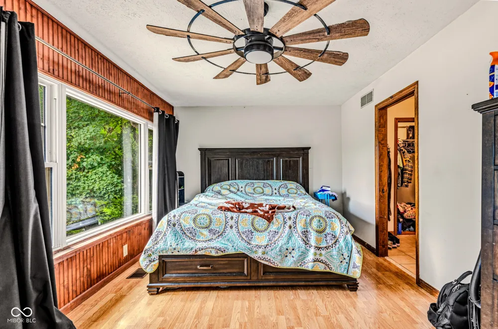 16451 E Lake Shore Drive Hope, IN 47246