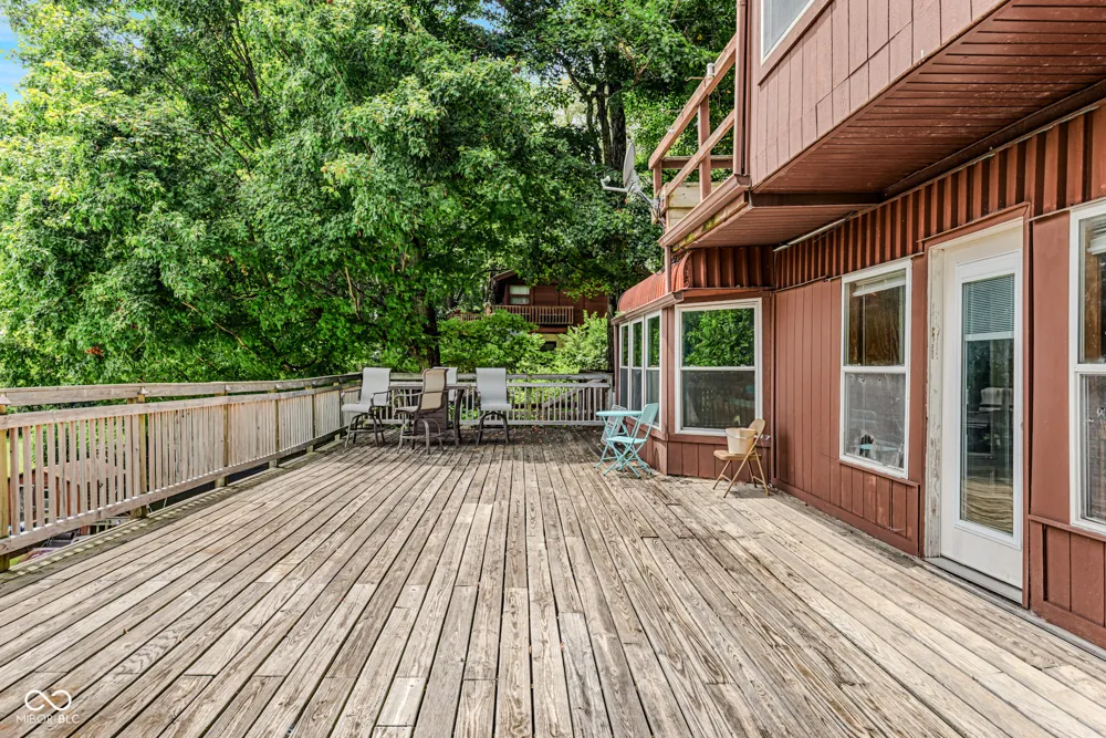16451 E Lake Shore Drive Hope, IN 47246