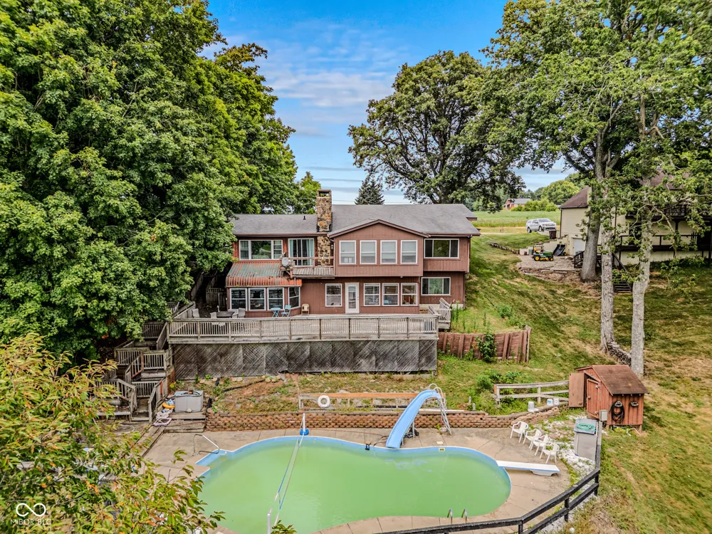 16451 E Lake Shore Drive Hope, IN 47246