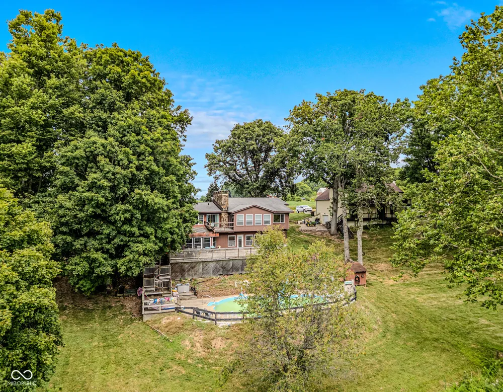 16451 E Lake Shore Drive Hope, IN 47246