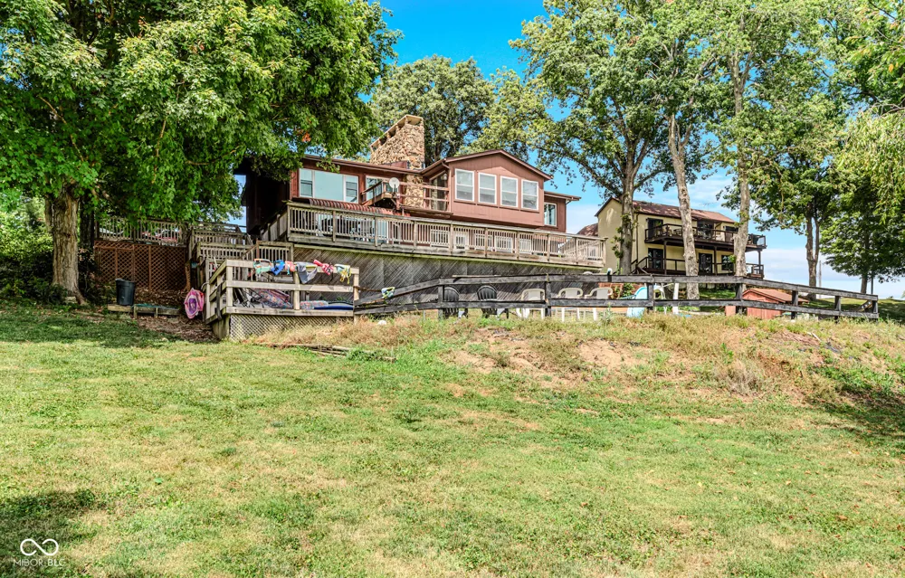 16451 E Lake Shore Drive Hope, IN 47246