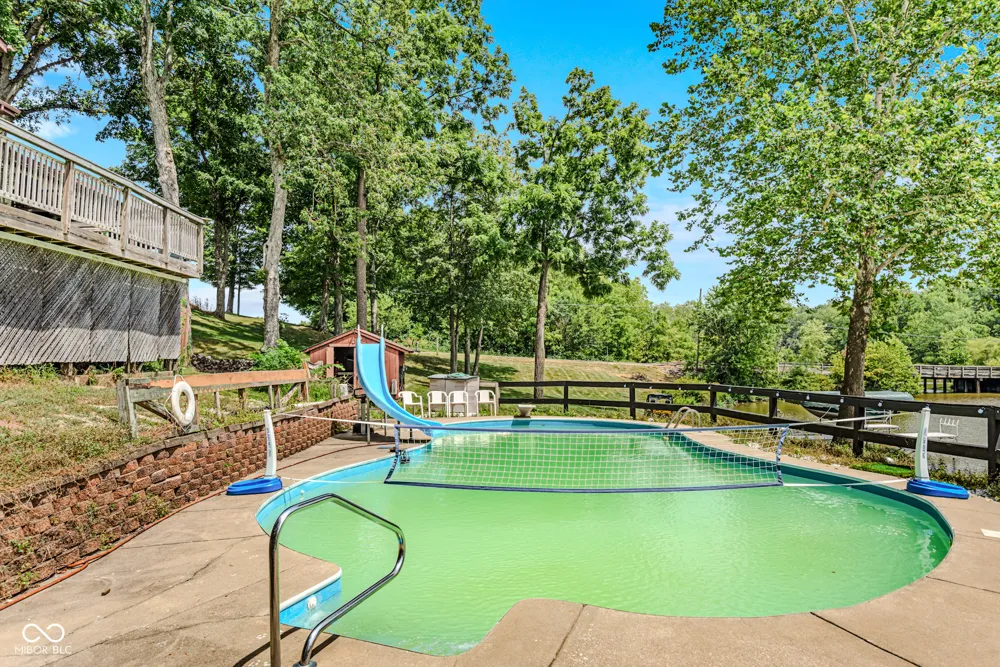 16451 E Lake Shore Drive Hope, IN 47246