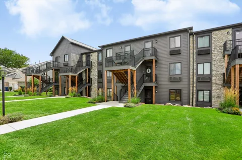 102 Clarendon Drive #508