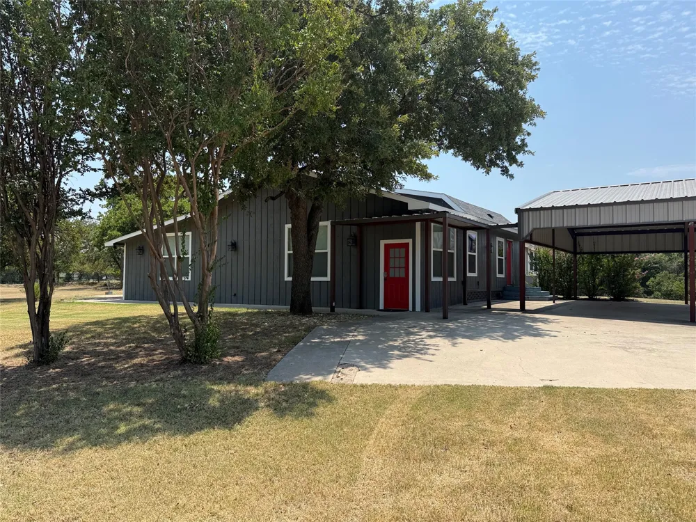 293 County Road 4773 Boyd, TX 76023