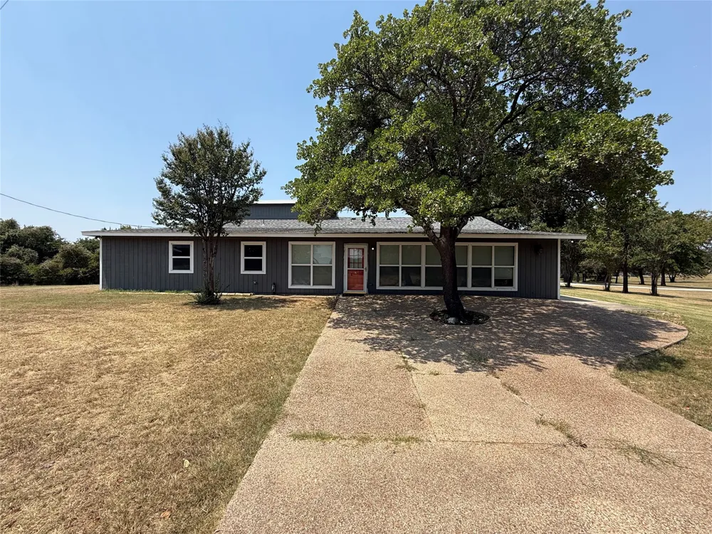 293 County Road 4773 Boyd, TX 76023