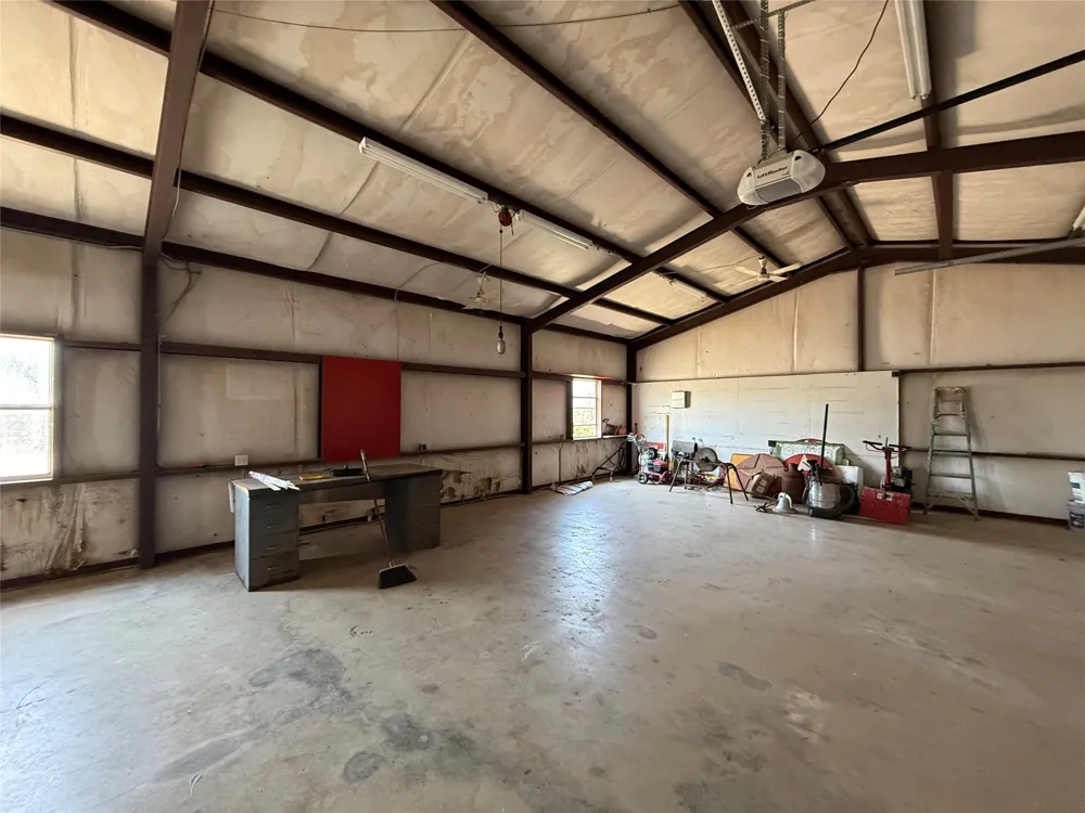 293 County Road 4773 Boyd, TX 76023