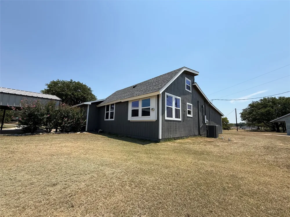 293 County Road 4773 Boyd, TX 76023