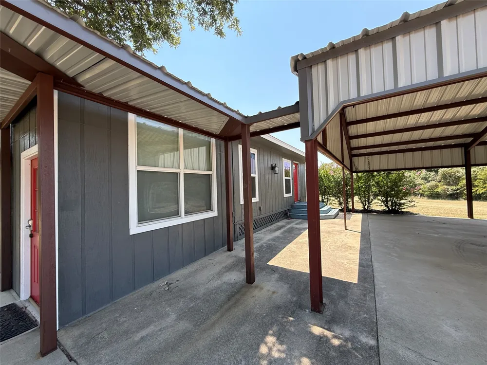 293 County Road 4773 Boyd, TX 76023