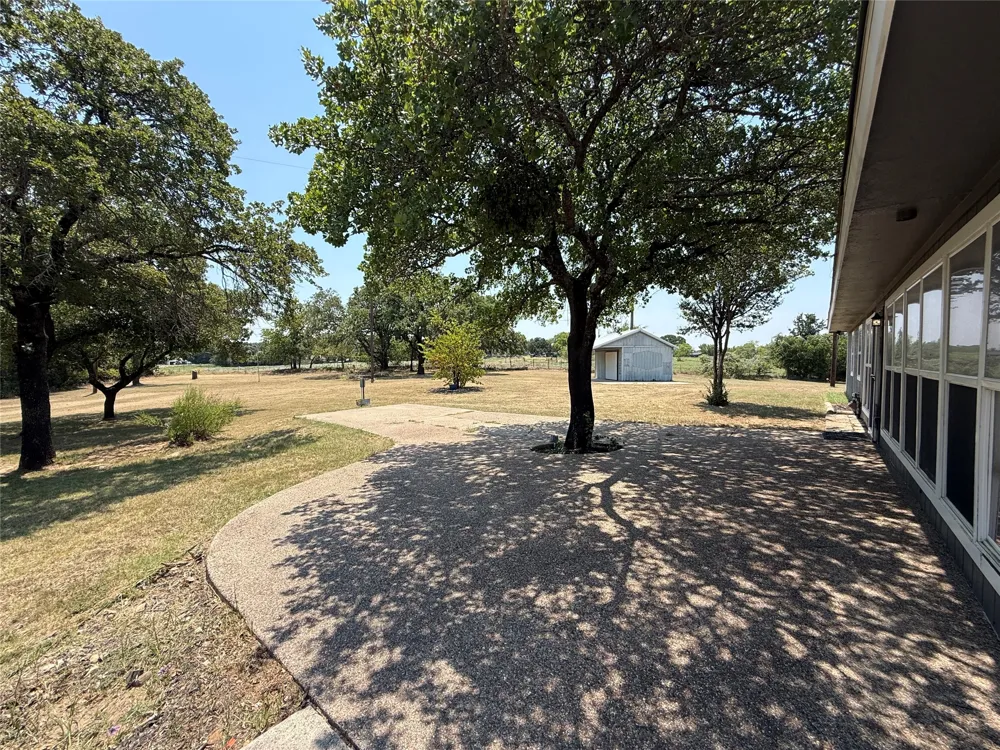 293 County Road 4773 Boyd, TX 76023