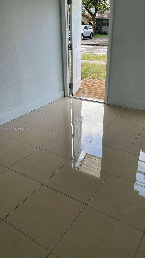 213 SW 11th St #A Dania Beach, FL 33004