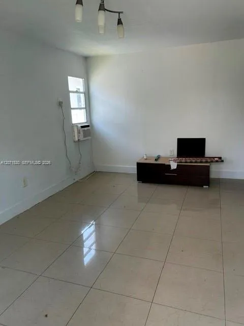 213 SW 11th St #A Dania Beach, FL 33004
