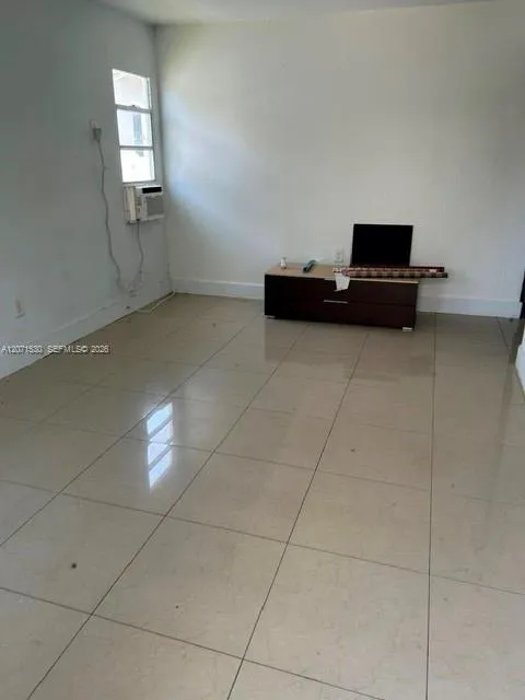 213 SW 11th St #A Dania Beach, FL 33004