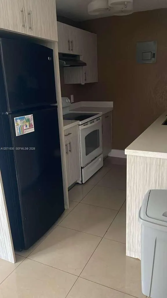 213 SW 11th St #A Dania Beach, FL 33004