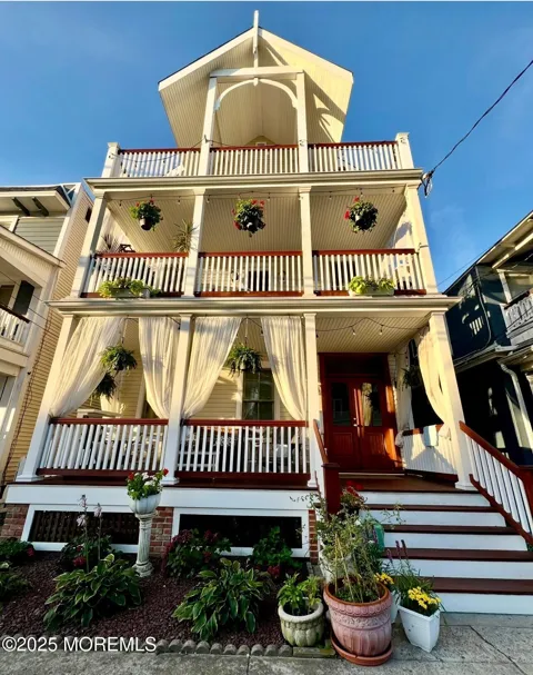 34 Embury Avenue #2