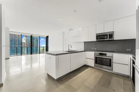 68 SE 6th St #2304