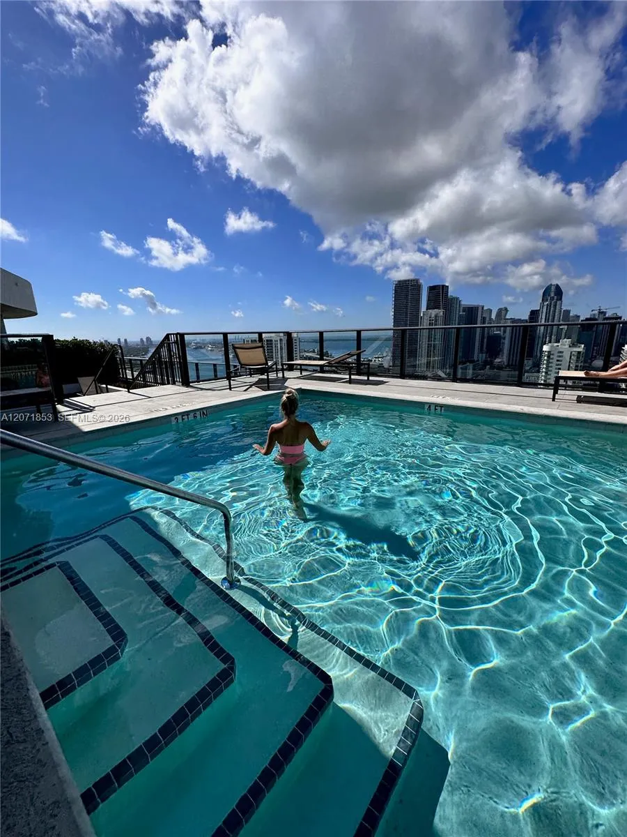 1600 NE 1st Ave #1508 Miami, FL 33132