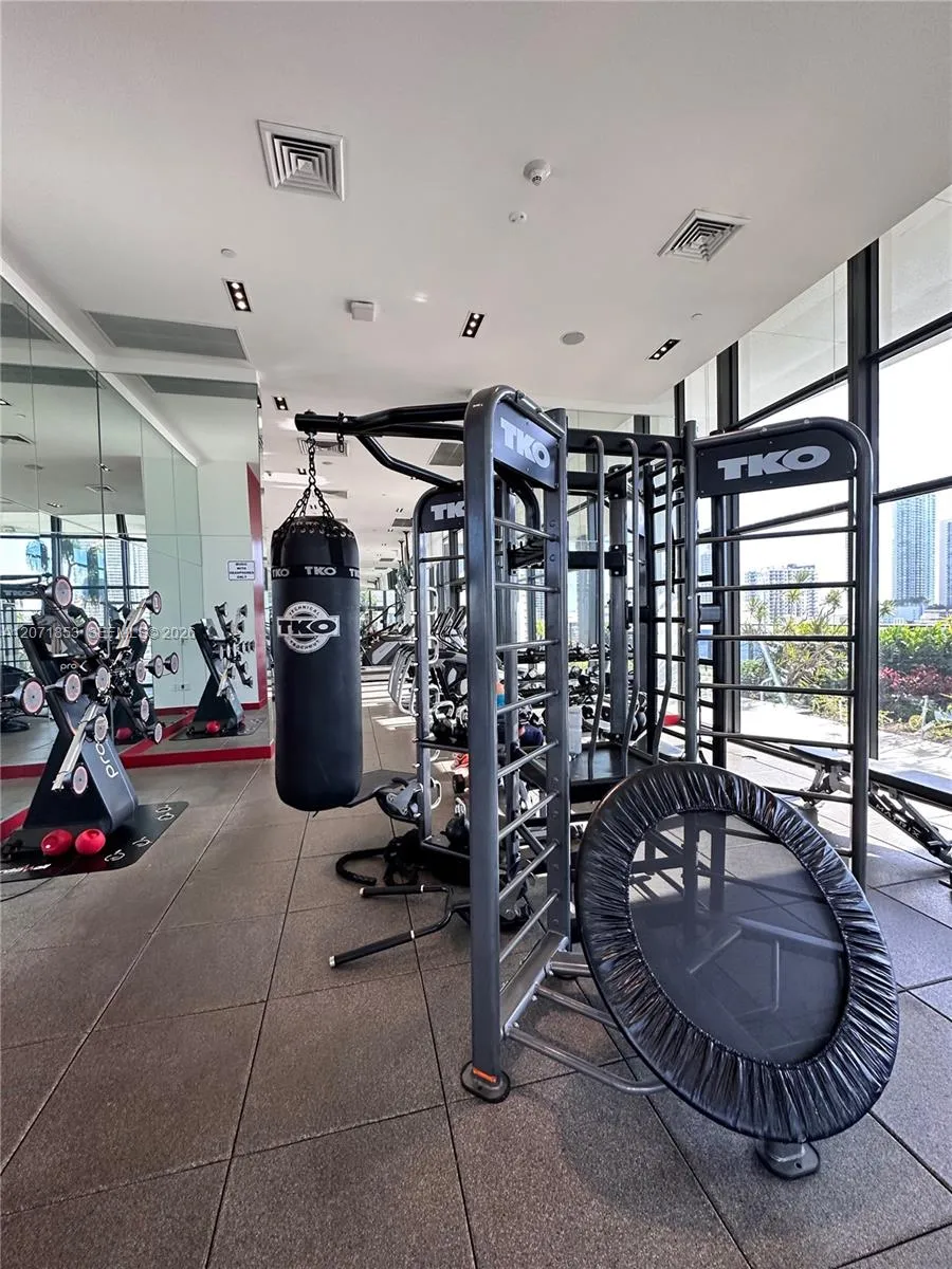 1600 NE 1st Ave #1508 Miami, FL 33132