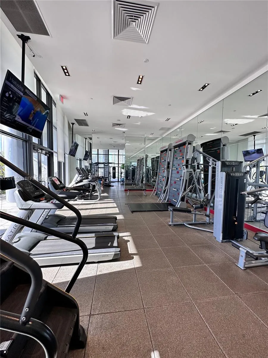 1600 NE 1st Ave #1508 Miami, FL 33132