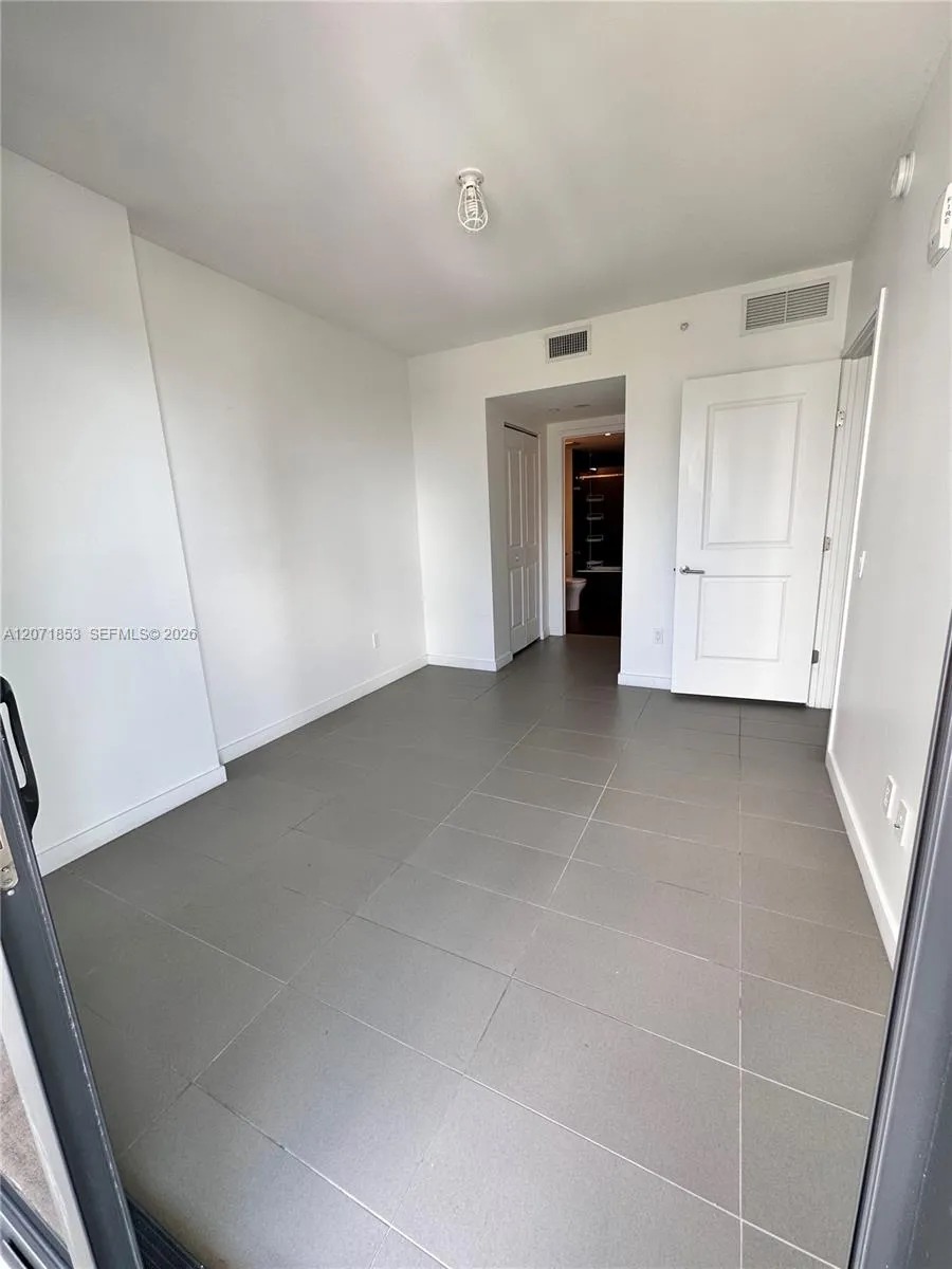 1600 NE 1st Ave #1508 Miami, FL 33132