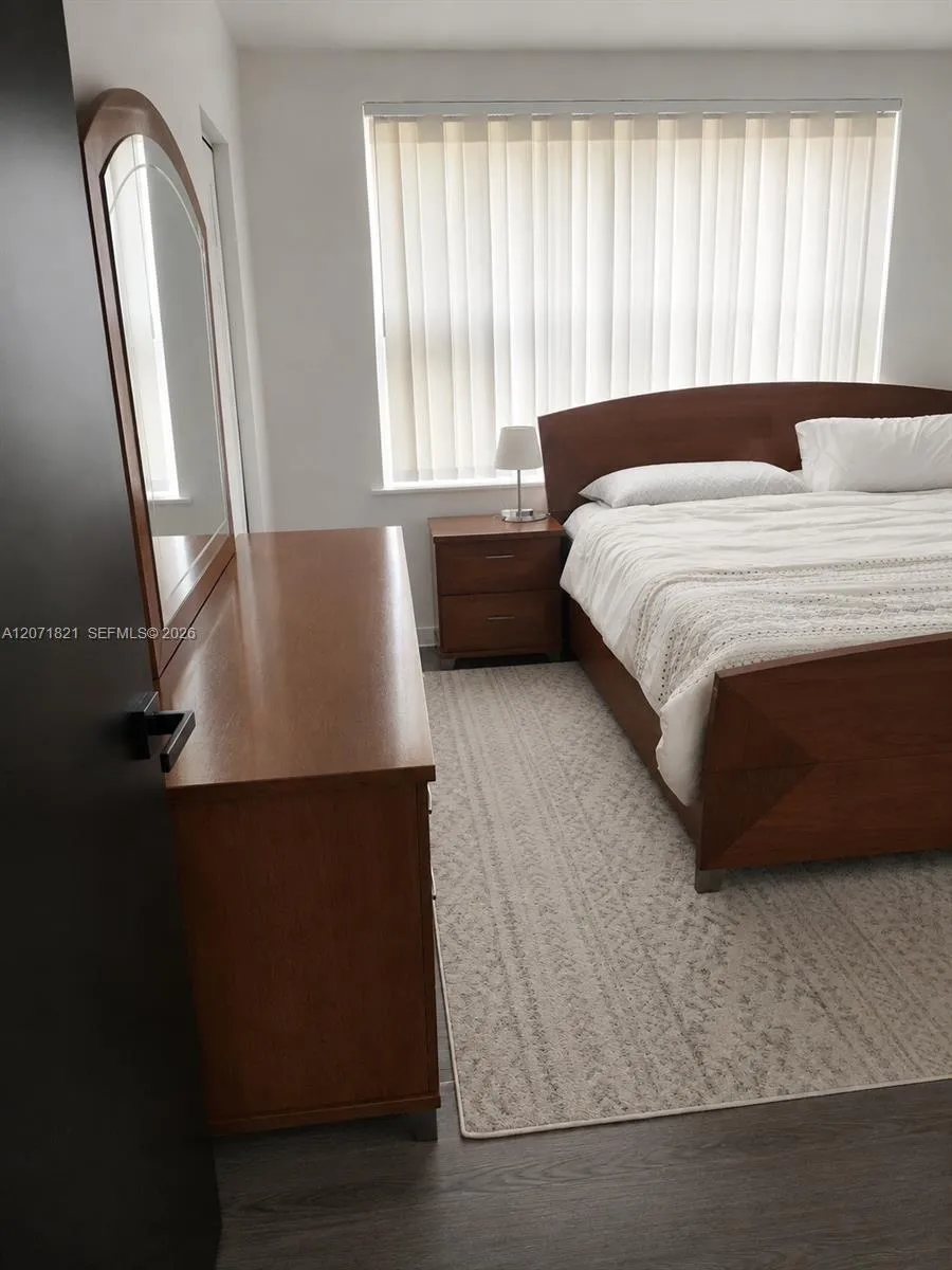 3600 NE 167th St #19 North Miami Beach, FL 33160