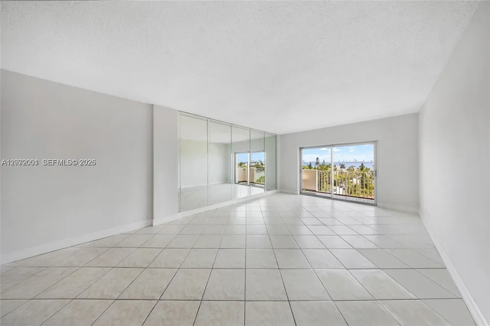 1455 Treasure Dr #7J North Bay Village, FL 33141