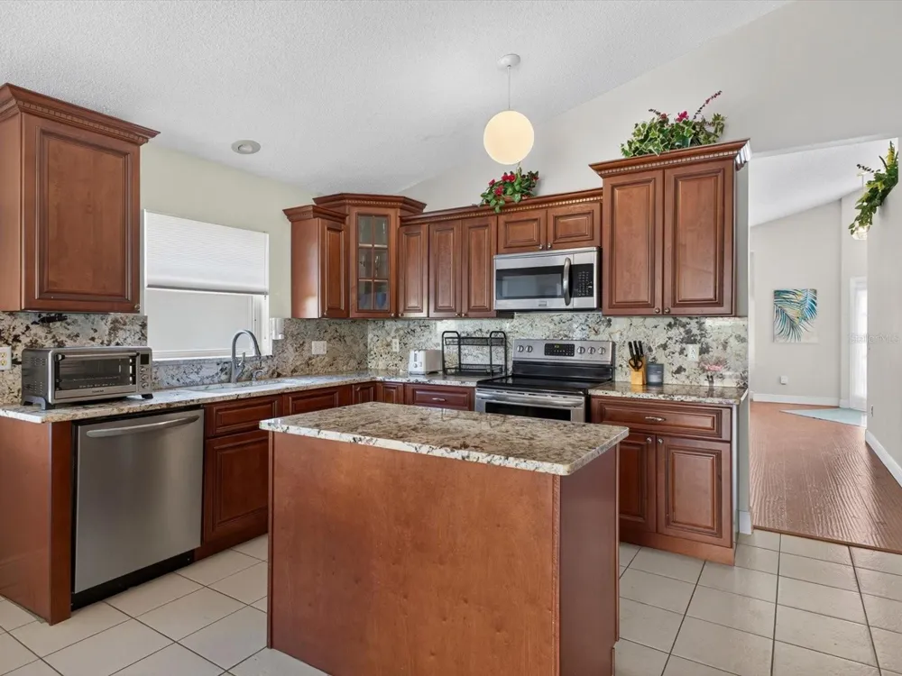 267 ROCHESTER LOOP Davenport, FL 33897